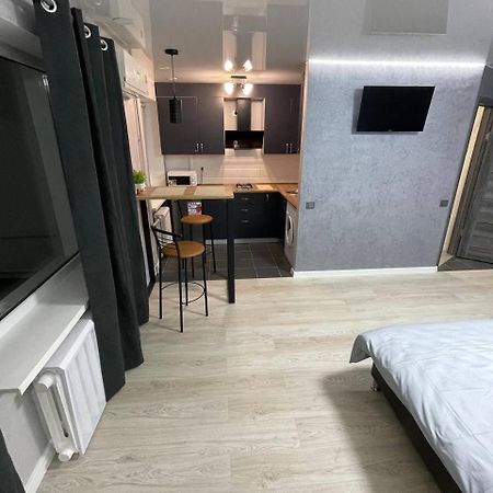 Apartcenter Вип Апартаменты В Центре Города На Гагарина ครือวอยร็อก ภายนอก รูปภาพ