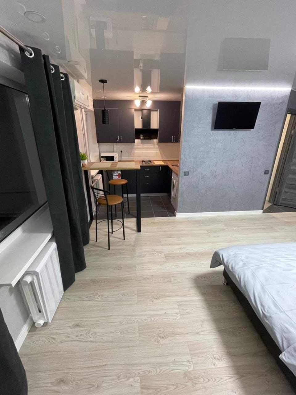 Apartcenter Вип Апартаменты В Центре Города На Гагарина ครือวอยร็อก ภายนอก รูปภาพ