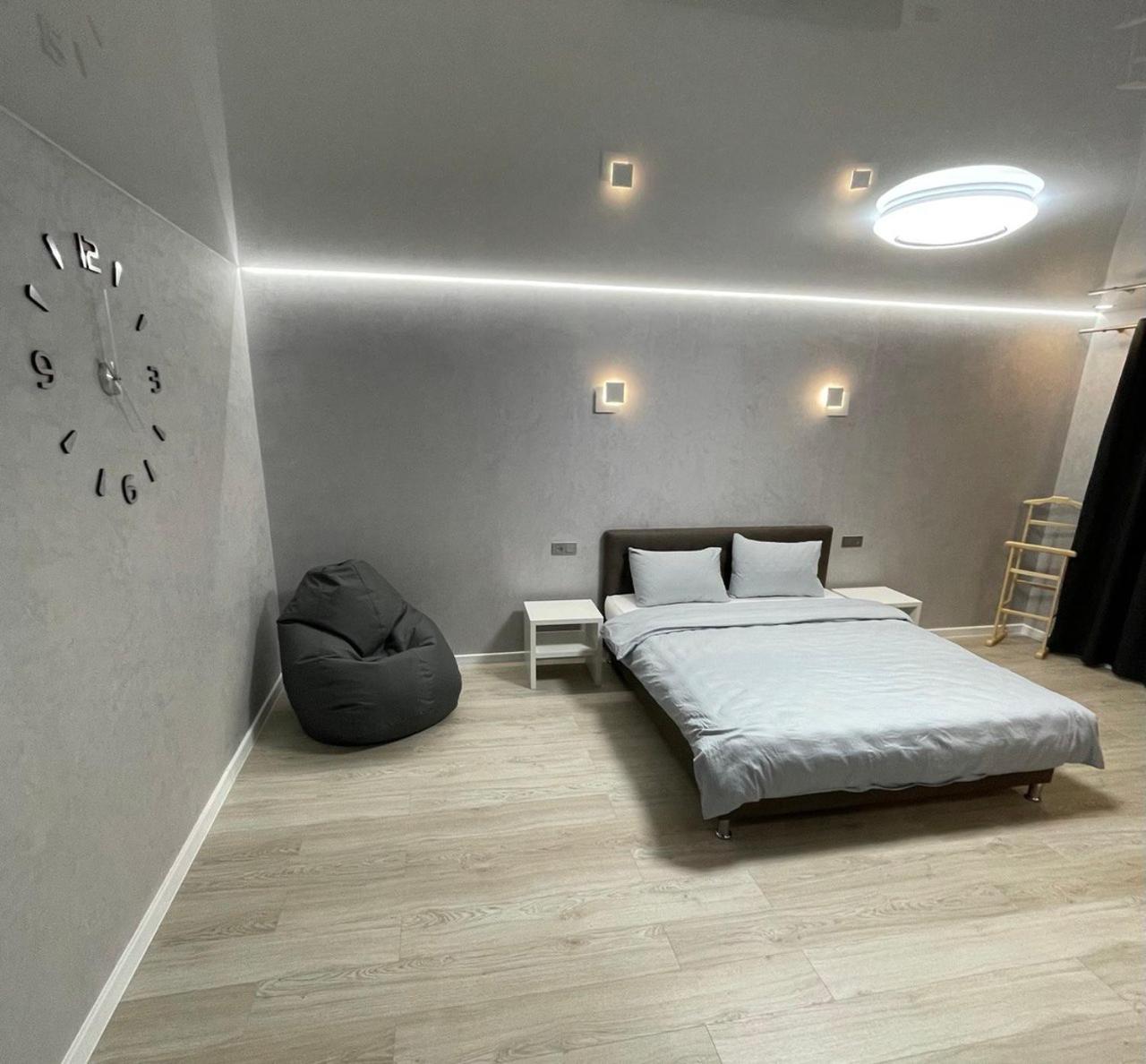 Apartcenter Вип Апартаменты В Центре Города На Гагарина ครือวอยร็อก ภายนอก รูปภาพ