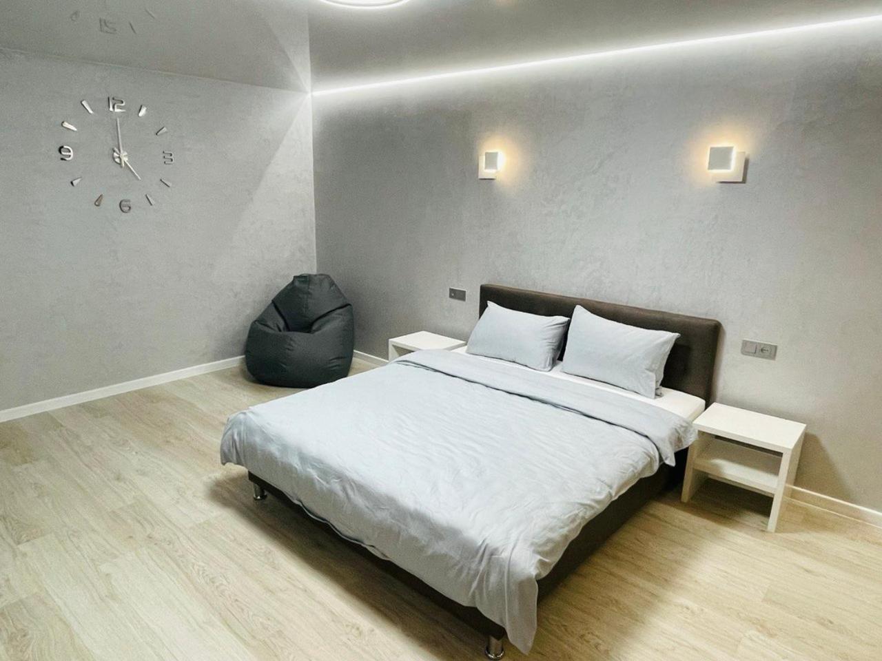Apartcenter Вип Апартаменты В Центре Города На Гагарина ครือวอยร็อก ภายนอก รูปภาพ
