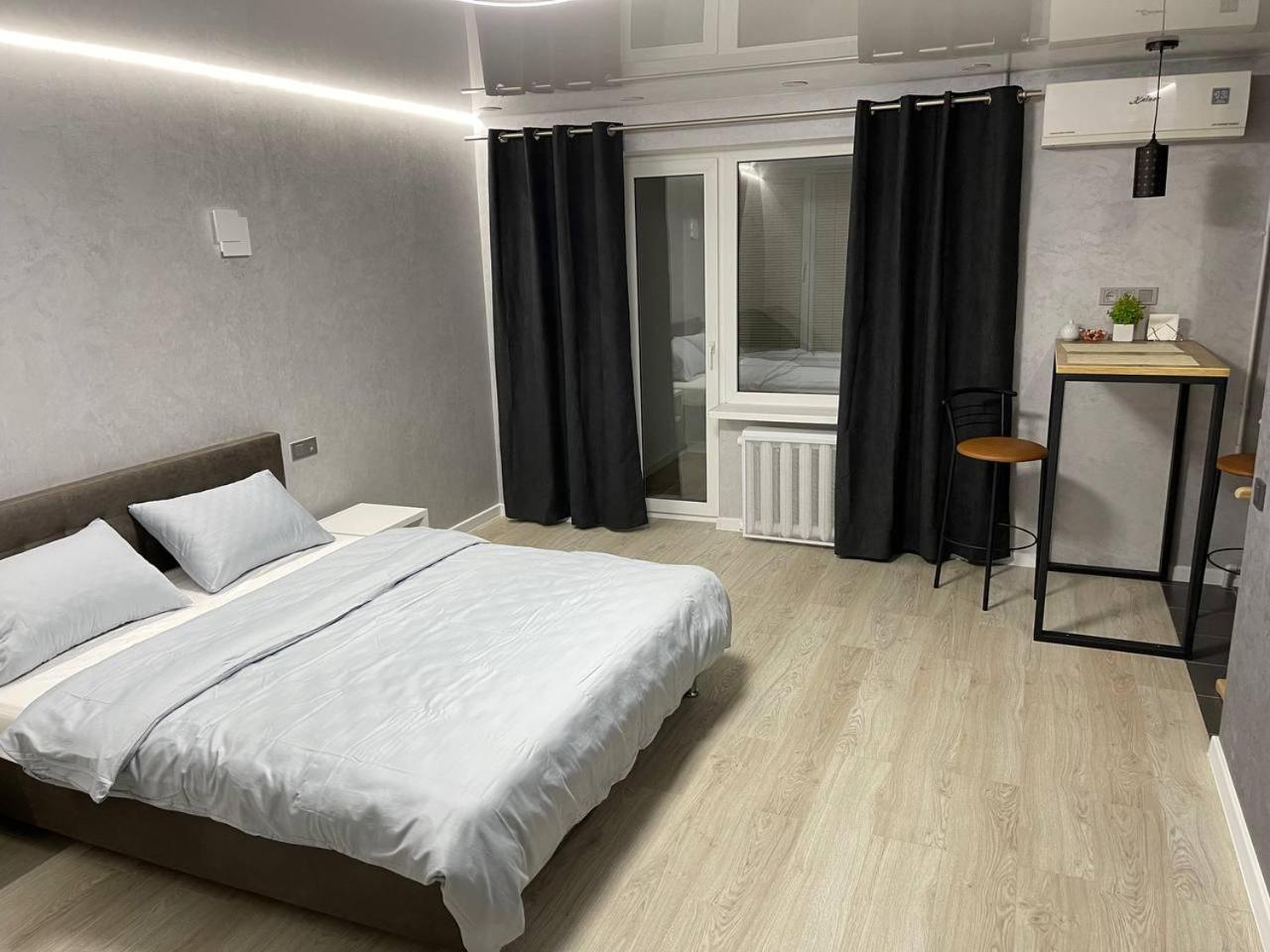 Apartcenter Вип Апартаменты В Центре Города На Гагарина ครือวอยร็อก ภายนอก รูปภาพ