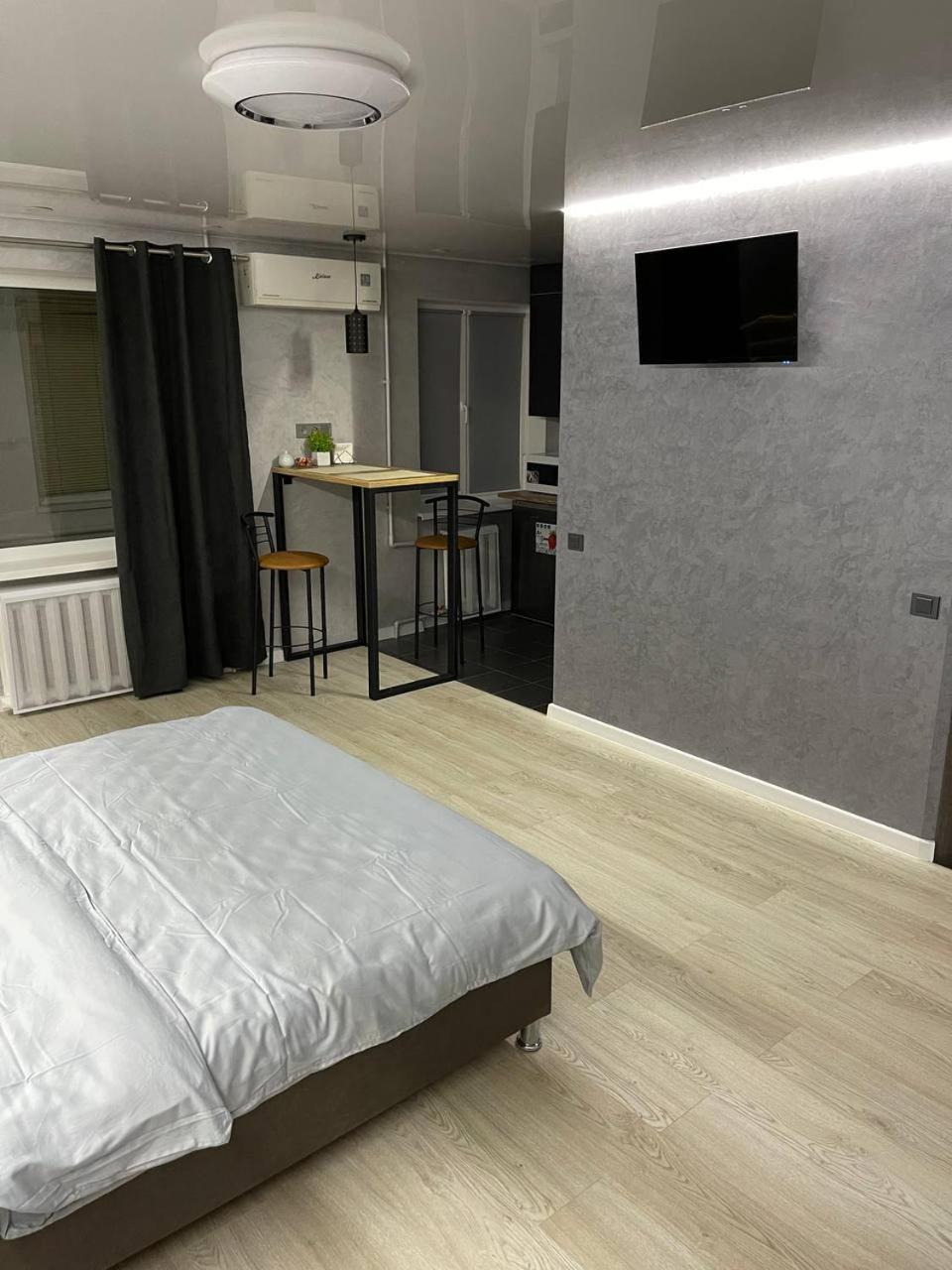 Apartcenter Вип Апартаменты В Центре Города На Гагарина ครือวอยร็อก ภายนอก รูปภาพ